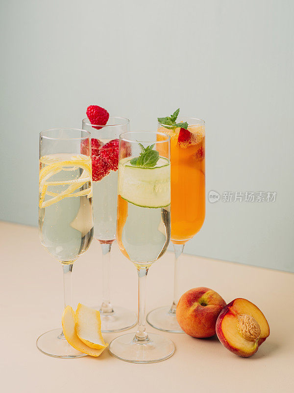 Mimosas ans bellinis香槟prosecco鸡尾酒